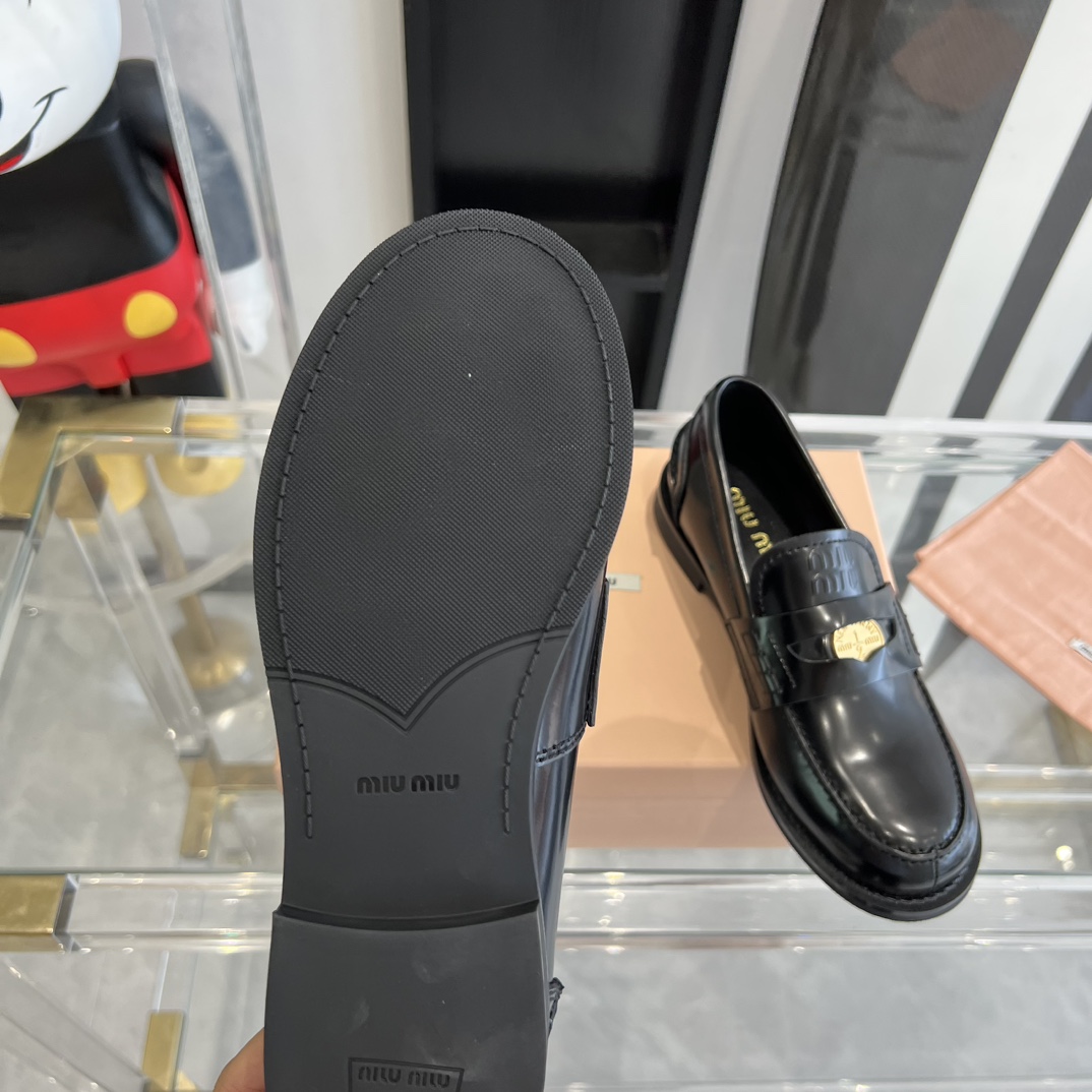 Women's high heels